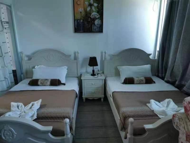 Crystal Beach Hotel Port Vila Exteriör bild