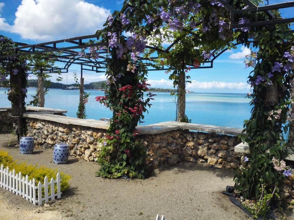 Crystal Beach Hotel Port Vila Exteriör bild